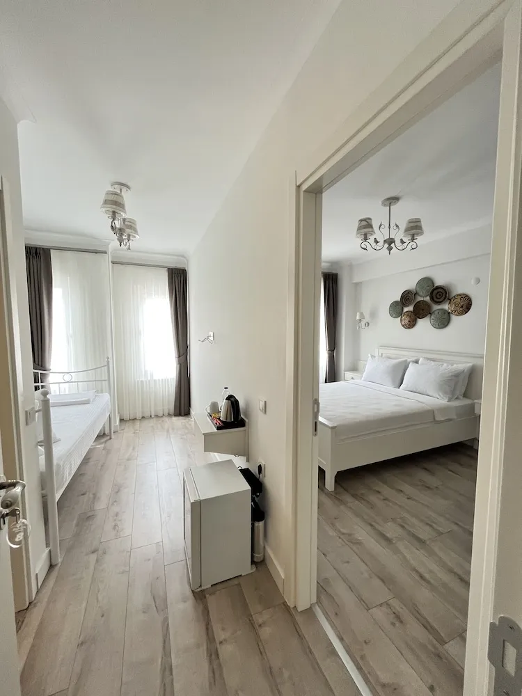 Deluxe Üç Kişilik Oda, 2 Yatak Odası