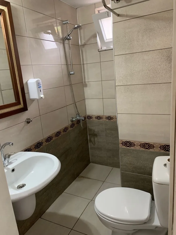 Standard Tek Büyük veya İki Ayrı Yataklı Oda