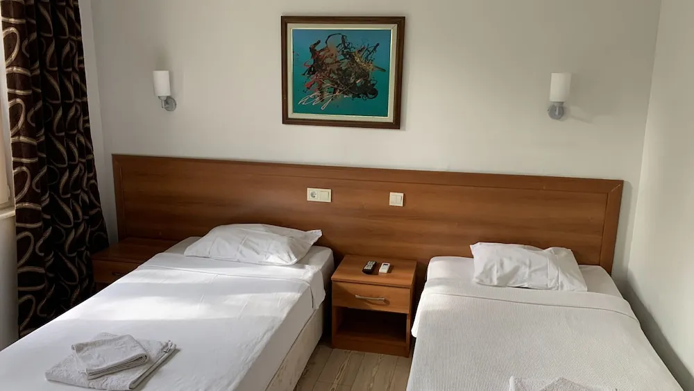 Standard Tek Büyük veya İki Ayrı Yataklı Oda