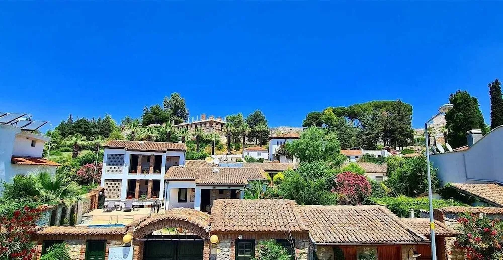 Panoramic Tek Büyük veya İki Ayrı Yataklı Oda