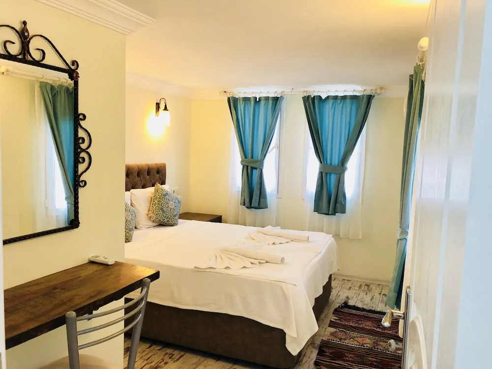 Comfort Oda, 1 Büyük (Queen) Boy Yatak, Havuz Manzaralı, Havuz Kenarı