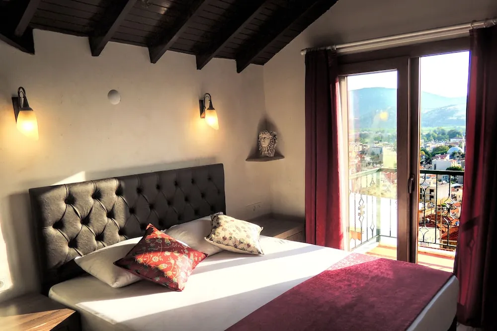 Comfort Tek Büyük Yataklı Oda, 1 Büyük (Queen) Boy Yatak, Balkon, Şehir Manzaralı
