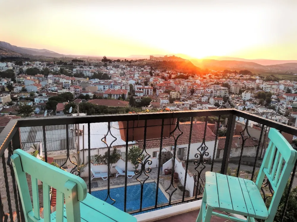 Comfort Tek Büyük Yataklı Oda, 1 Büyük (Queen) Boy Yatak, Balkon, Şehir Manzaralı