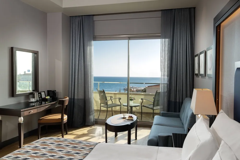 Superior Sea View