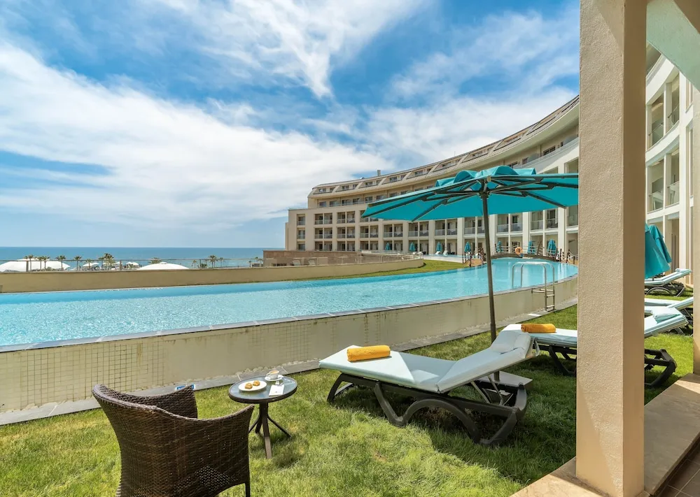 Swim Up Suite Pool Access