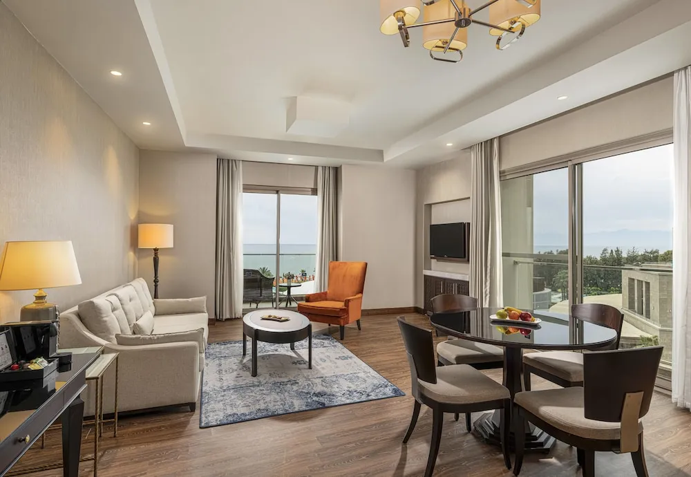 Palazzo Suite Sea View