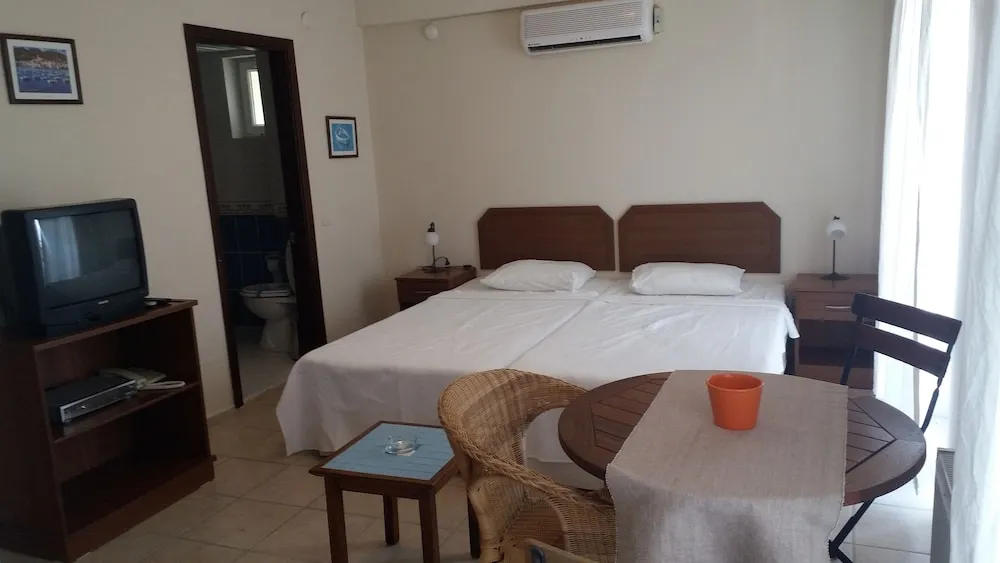 Standart Oda 2 Deniz Manzaralı ve Fransız Balkonlu