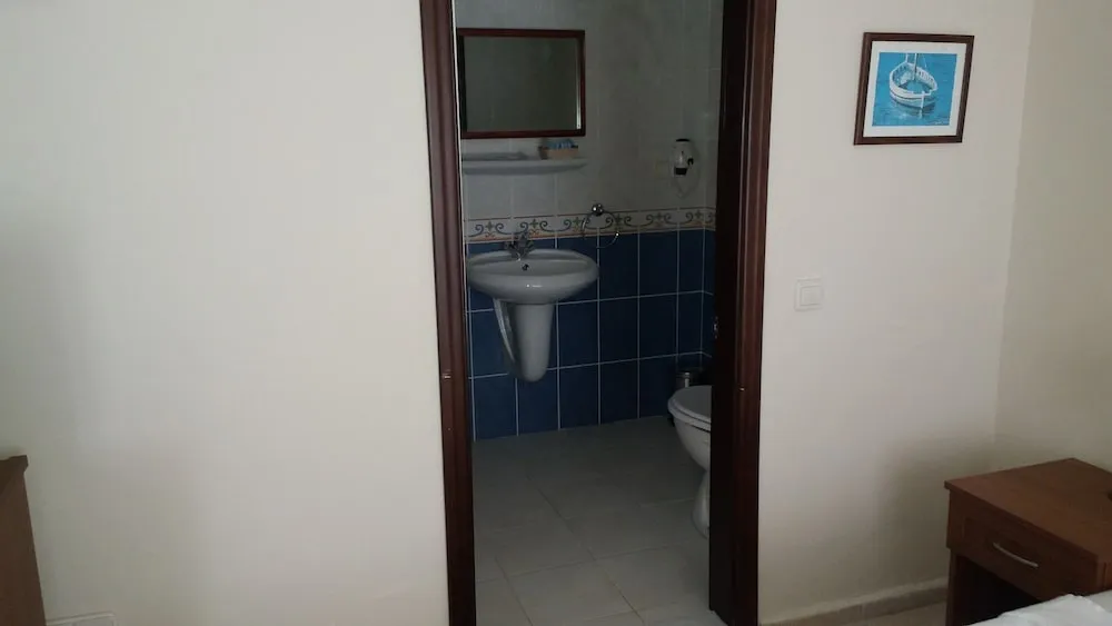 Standart Oda 2 Deniz Manzaralı ve Fransız Balkonlu