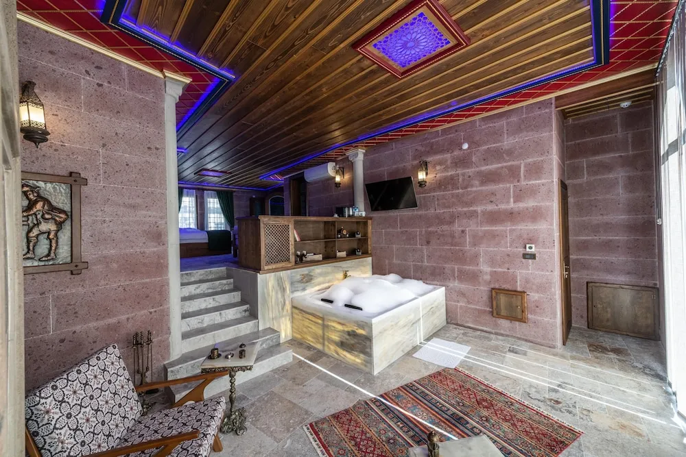 Honeymoon Oda, Sıcak Su Küveti, Vadi Manzaralı