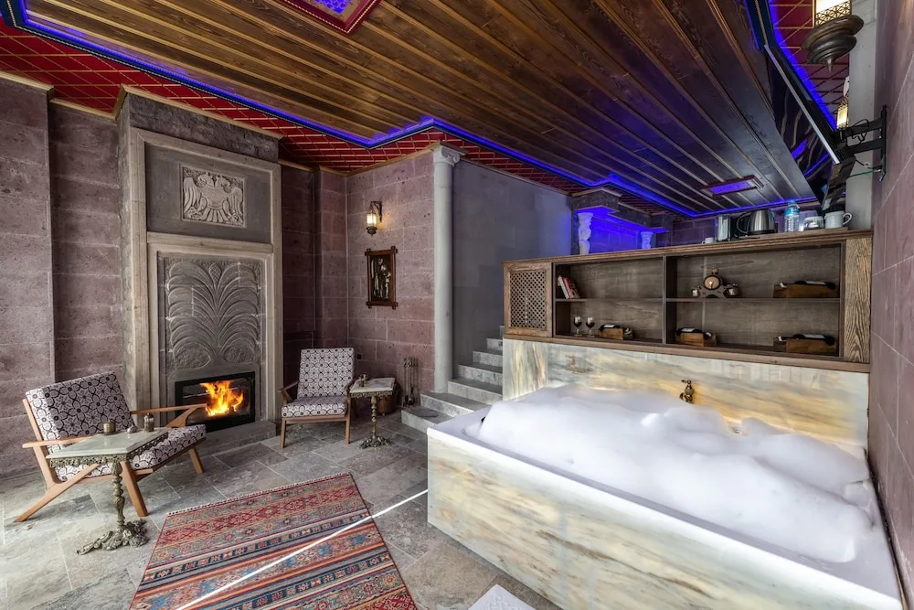 Honeymoon Oda, Sıcak Su Küveti, Vadi Manzaralı
