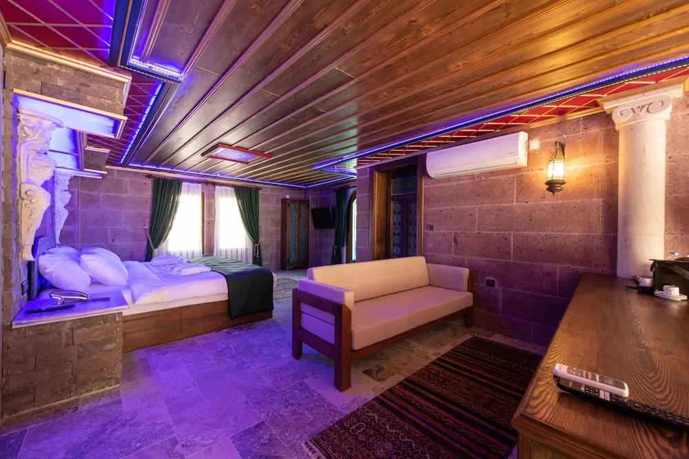 Honeymoon Oda, Sıcak Su Küveti, Vadi Manzaralı