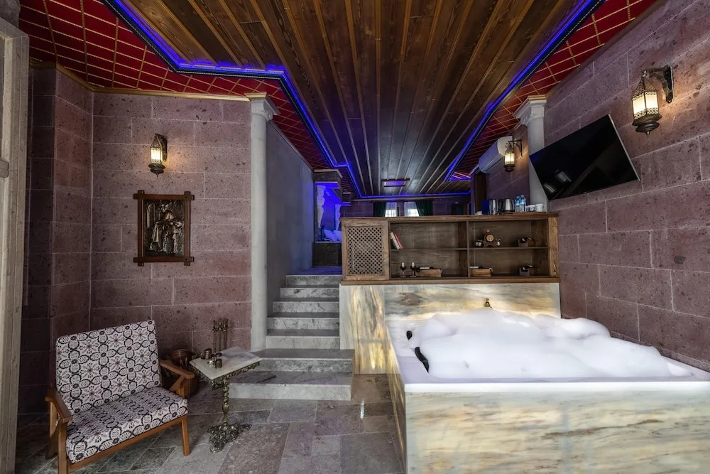 Honeymoon Oda, Sıcak Su Küveti, Vadi Manzaralı