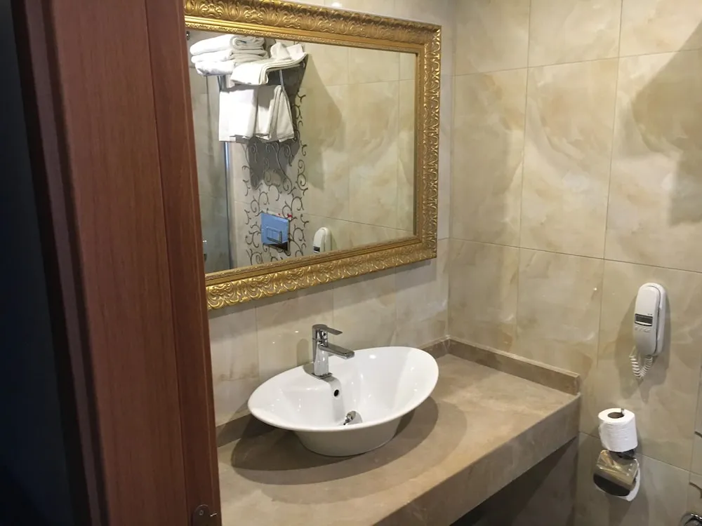 Standard Tek Büyük veya İki Ayrı Yataklı Oda, Bahçe Manzaralı