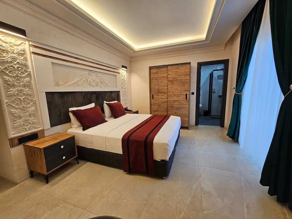 Deluxe Tek Büyük Yataklı Oda, Balkon, Şehir Manzaralı