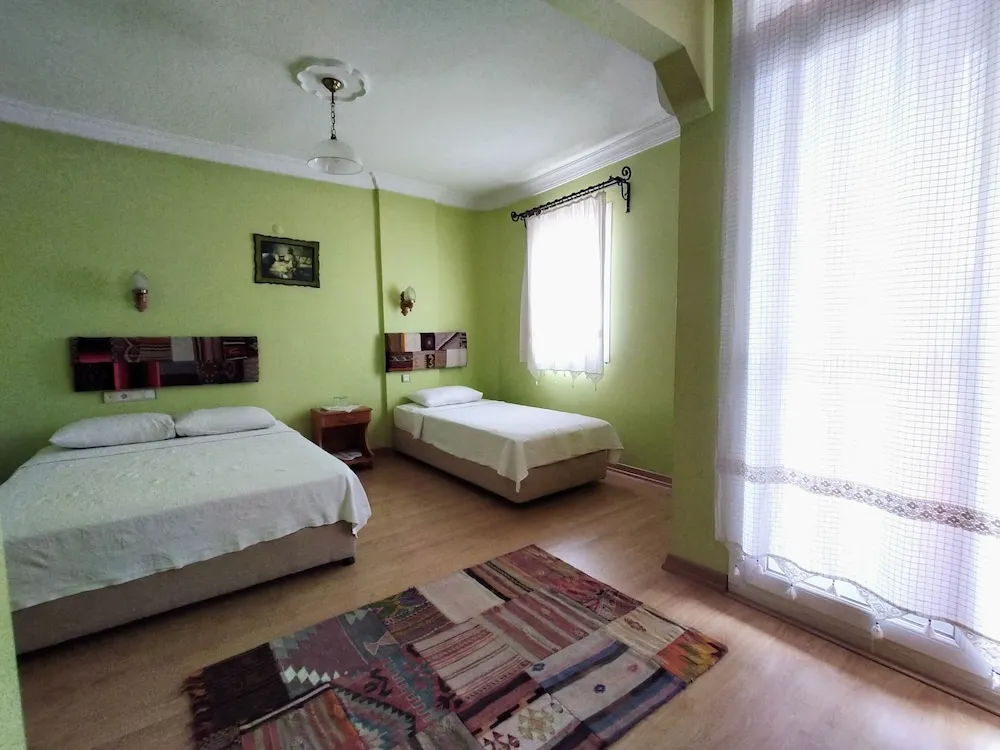 Standard Üç Kişilik Oda