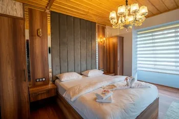 Poison Garden Suite & SPA