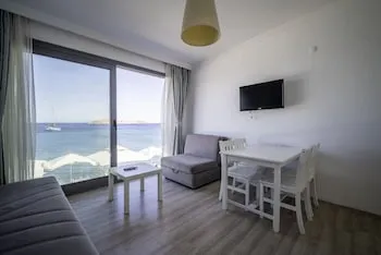 Yalı Suites Hotel