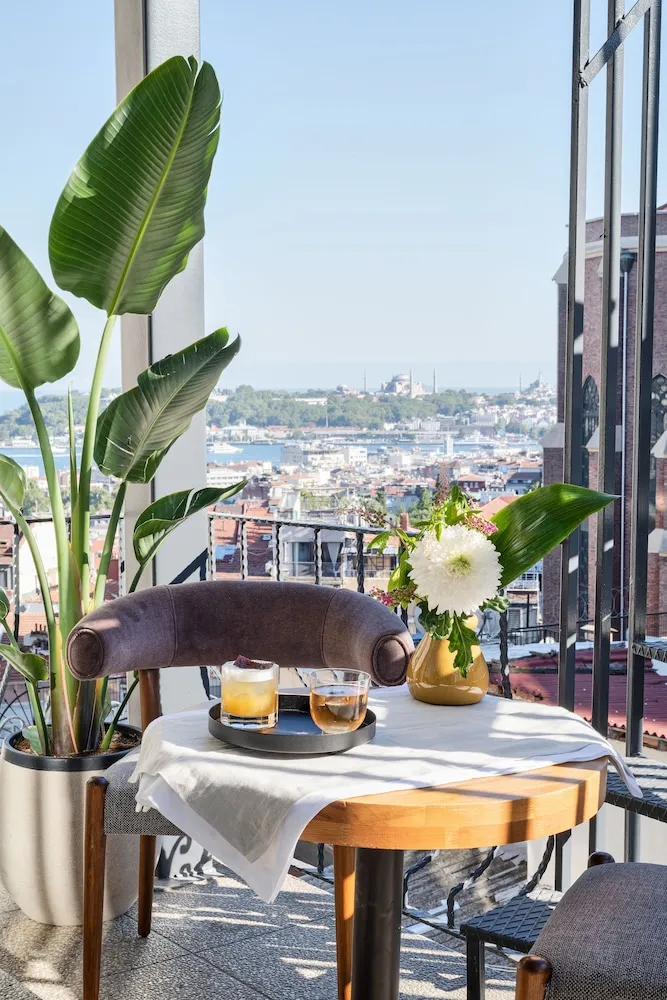 Sent Antuan Room with Sea View