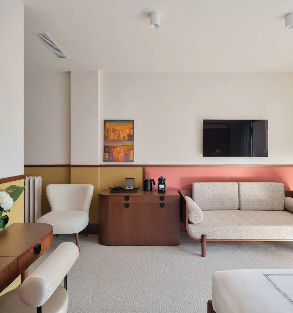 Sent Antuan Room With Balcony