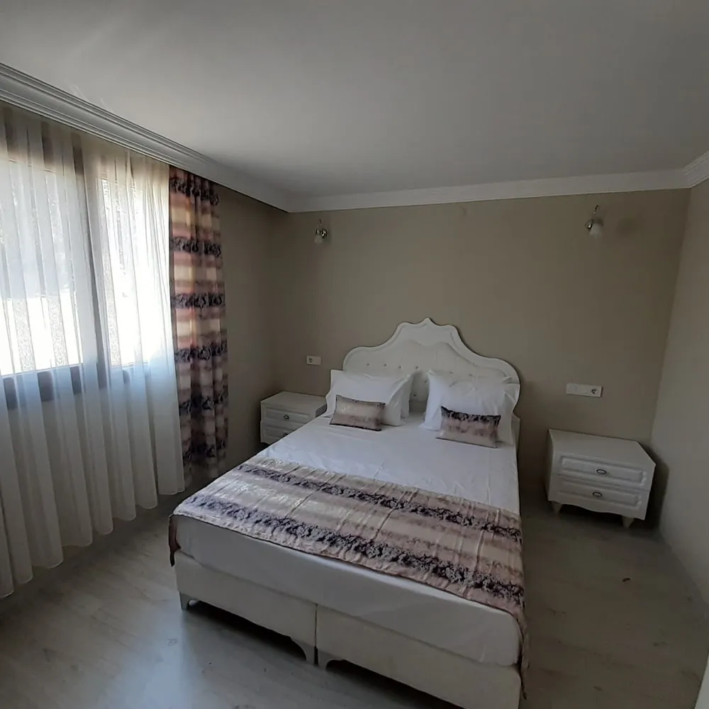 Comfort Tek Büyük Yataklı Oda, Sigara İçilmez, Avlu Manzaralı