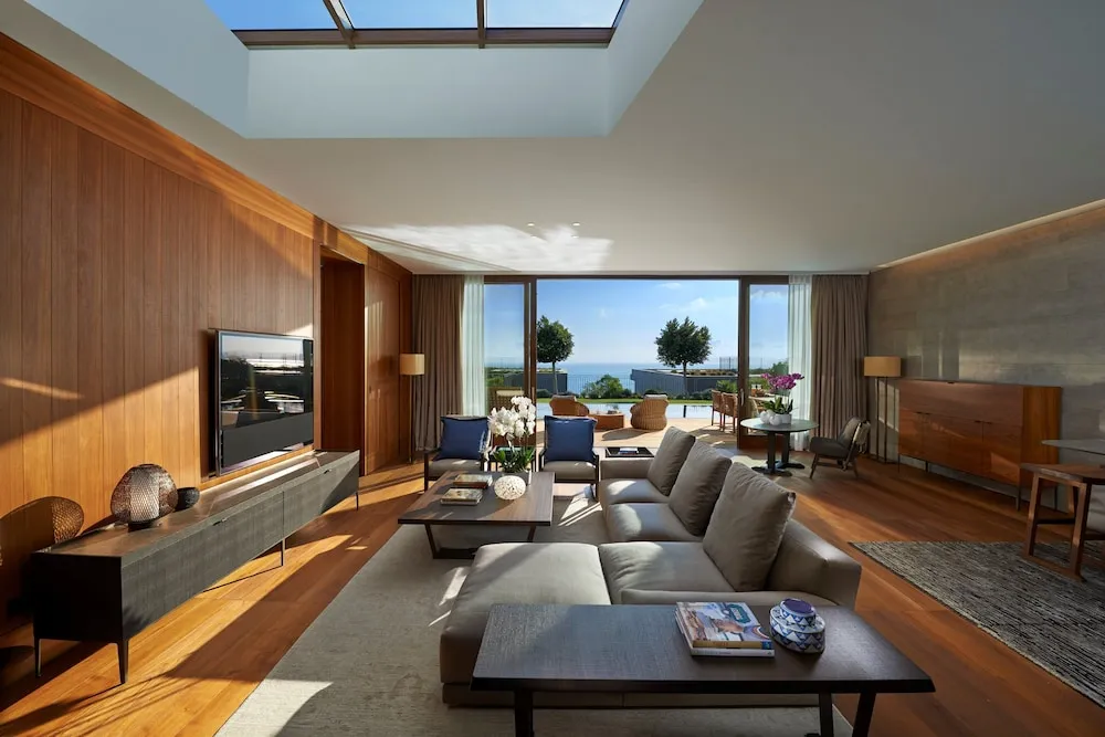 Villa (Mediterranean)
