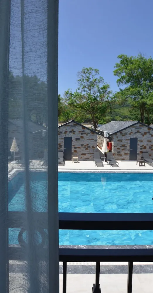 Queen Room with Pool View
