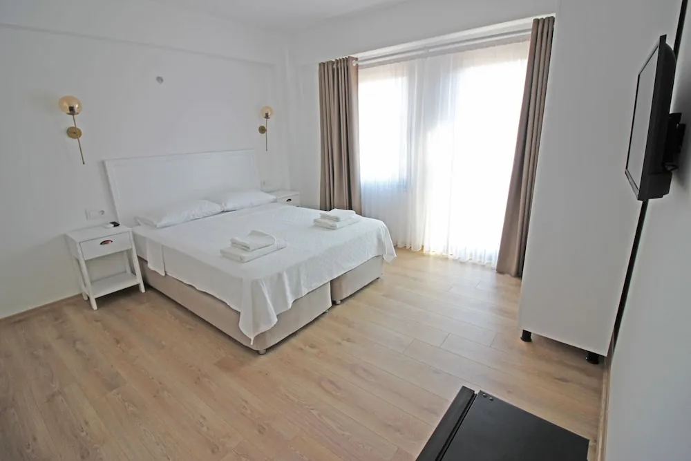 Deluxe Oda, Balkon, Bahçe Manzaralı