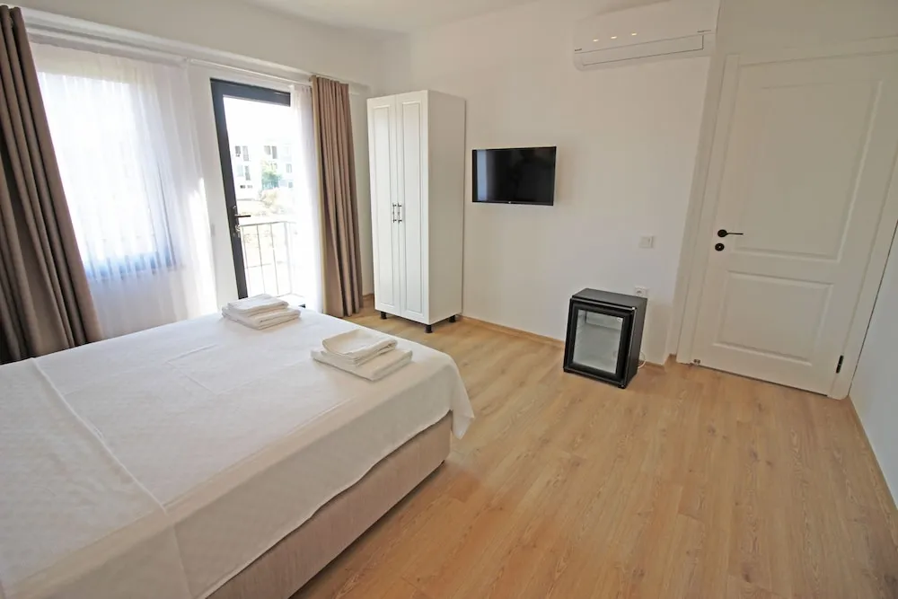 Deluxe Oda, Balkon, Bahçe Manzaralı