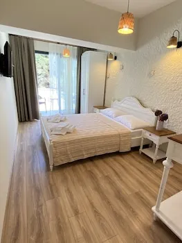 Serez Otel Alaçatı by La Mira