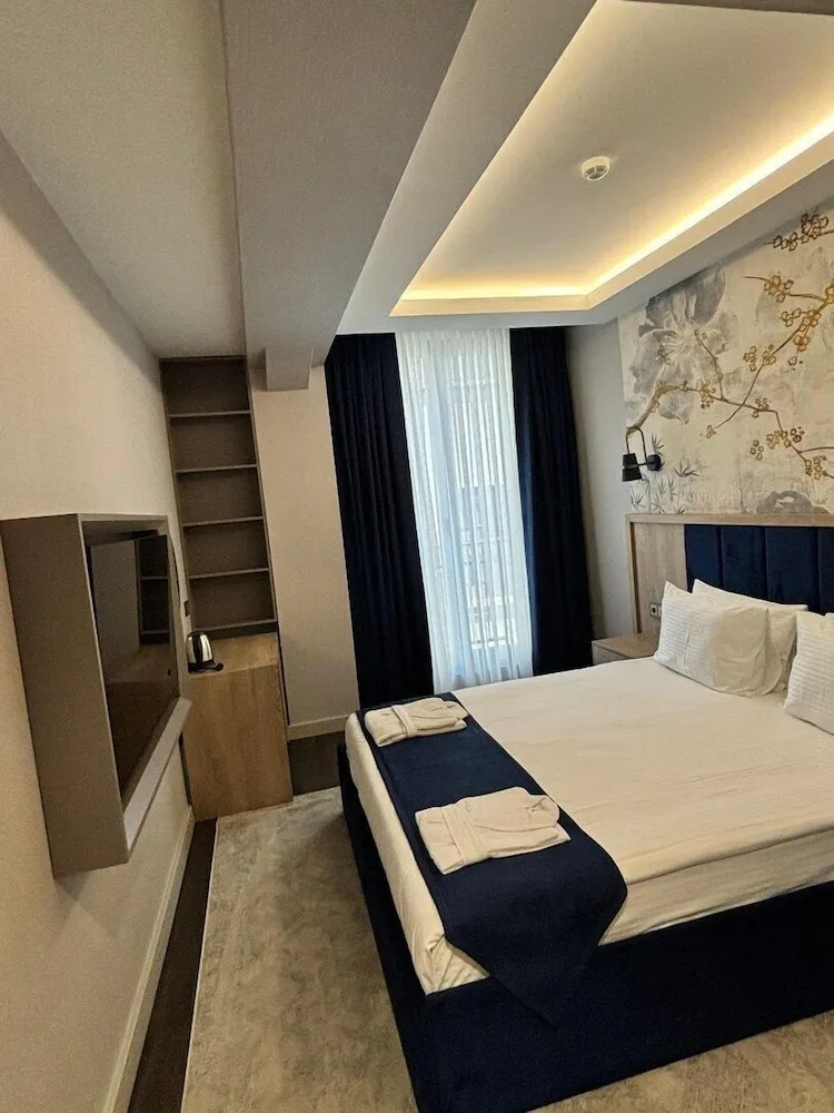 Deluxe Oda, 1 Büyük (Queen) Boy Yatak