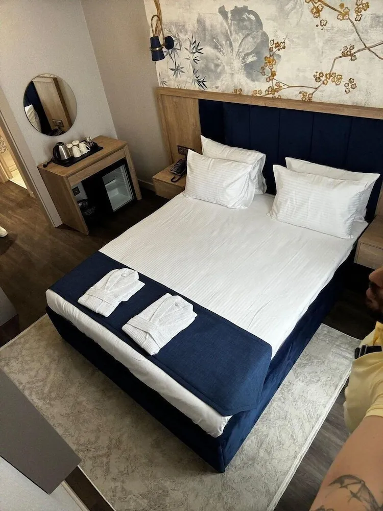 Deluxe Oda, 1 Büyük (Queen) Boy Yatak