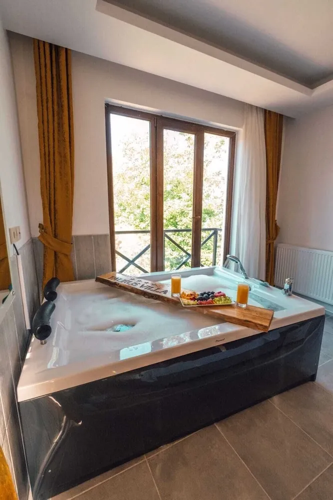 Grand Villa