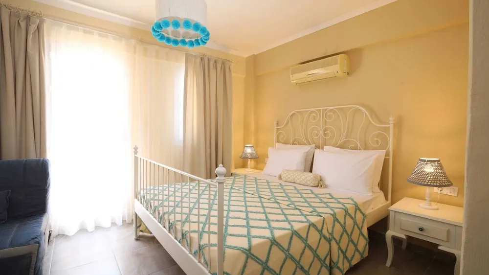 Standard Garden Room