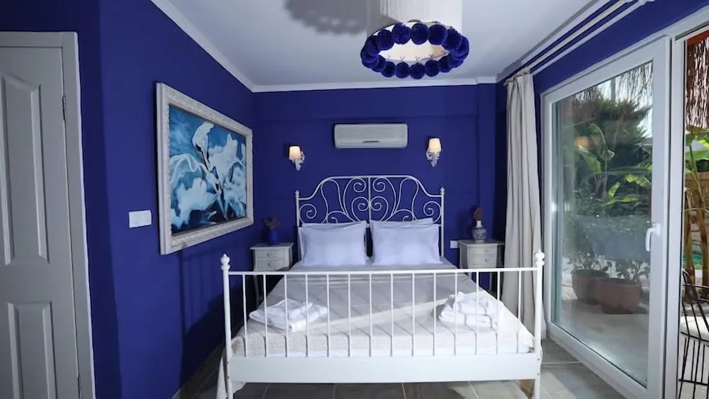 Deluxe Swimming Pool