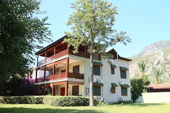 Pinea Hotel
