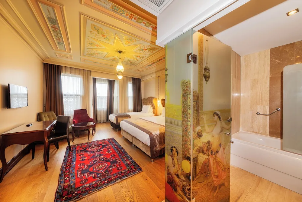 Deluxe Üç Kişilik Oda
