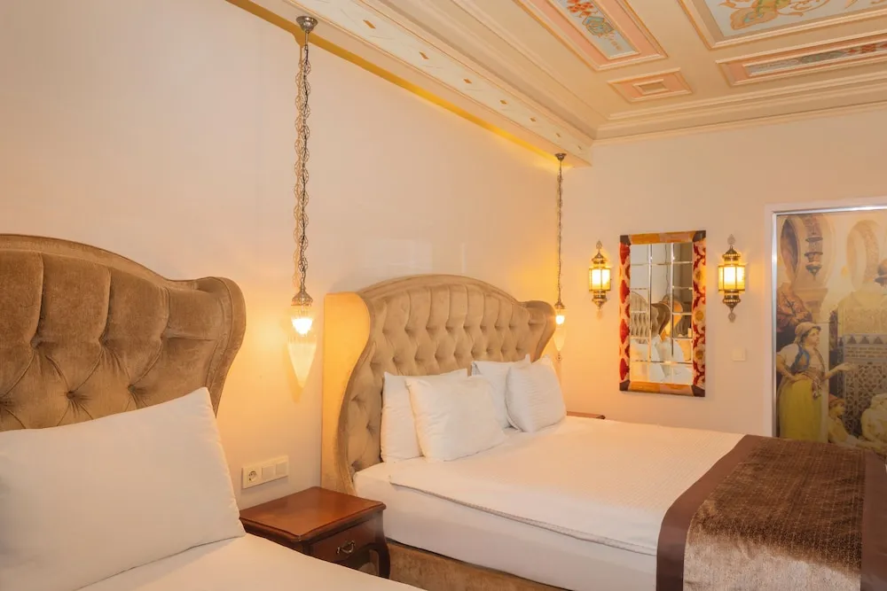 Deluxe Üç Kişilik Oda