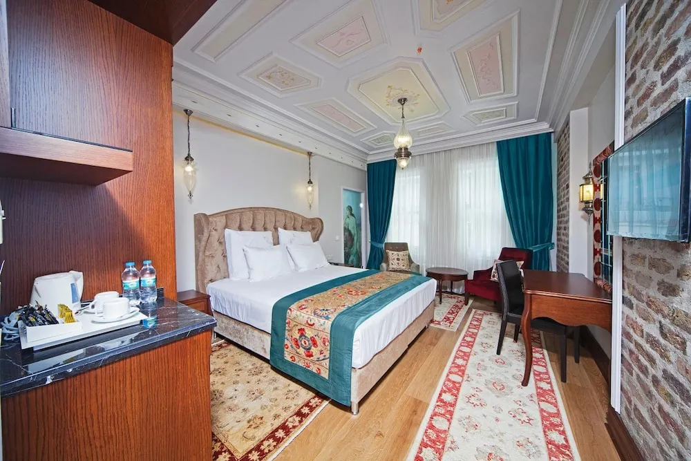 Deluxe Tek Büyük Yataklı Oda