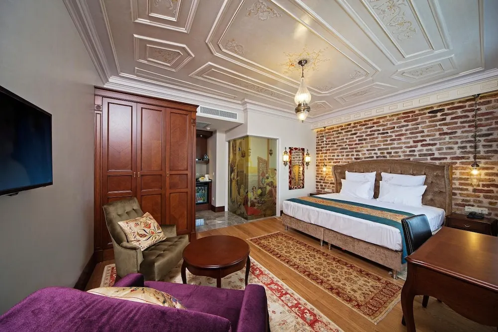 Deluxe Tek Büyük Yataklı Oda