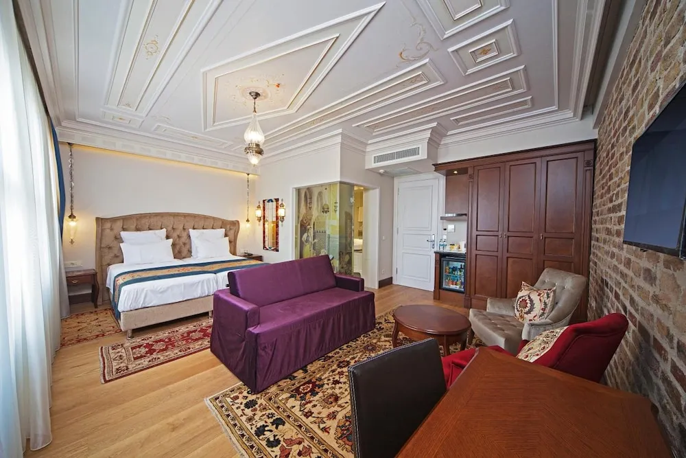 Deluxe Tek Büyük Yataklı Oda