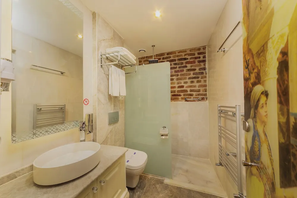 Deluxe Tek Büyük Yataklı Oda