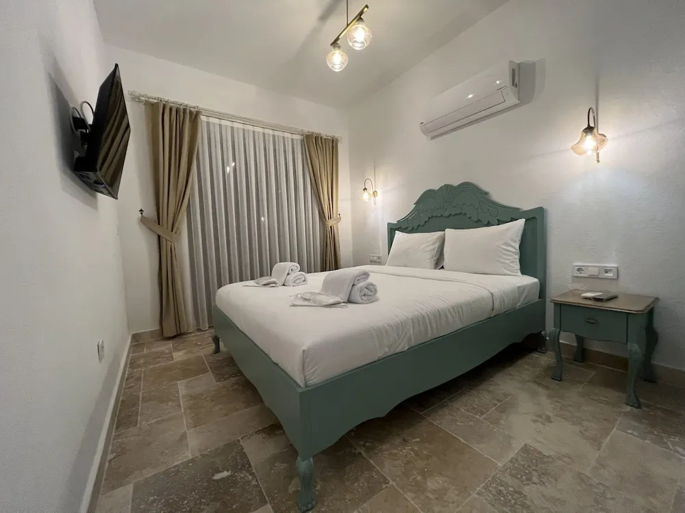 Deluxe Tek Büyük Yataklı Oda
