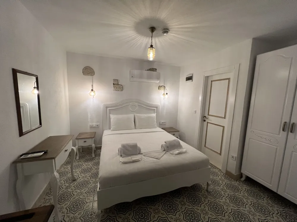 Deluxe Tek Büyük Yataklı Oda