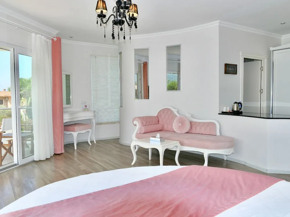 Honeymoon Süit, Sigara İçilmez, Sıcak Su Küveti