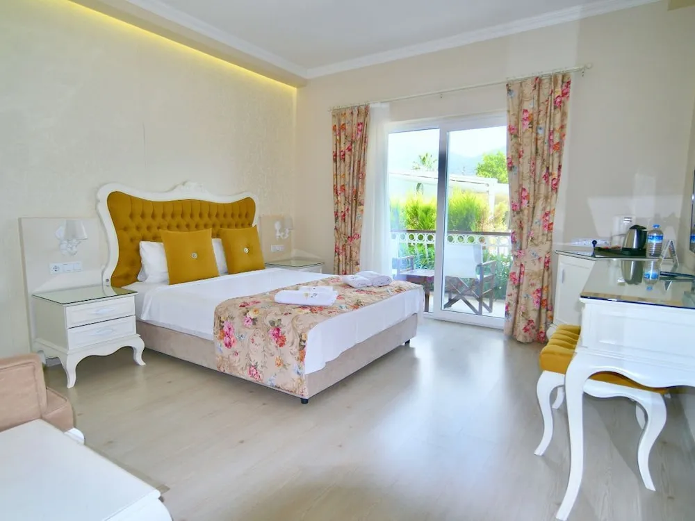 Standard Oda, 1 Büyük (Queen) Boy Yatak, Sigara İçilmez, Balkon