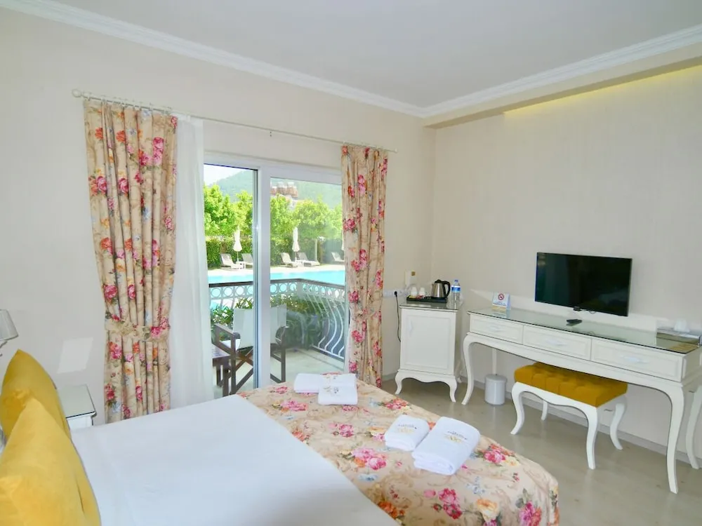 Standard Oda, 1 Büyük (Queen) Boy Yatak, Sigara İçilmez, Balkon