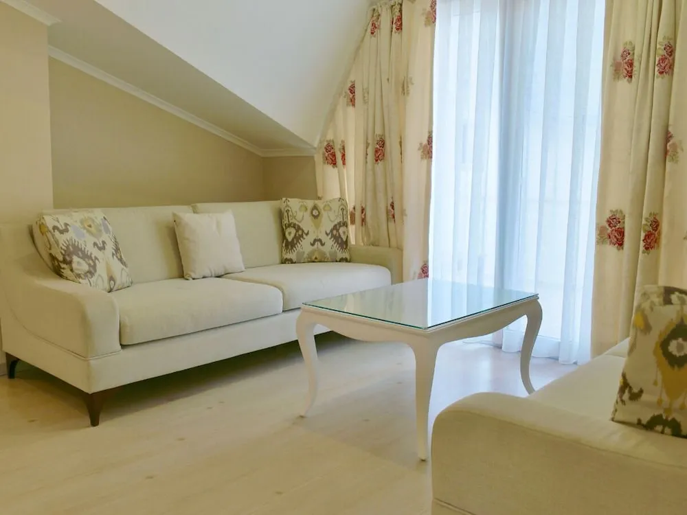 Family Çatı Katı (Loft), 2 Yatak Odası, Sigara İçilmez, Balkon