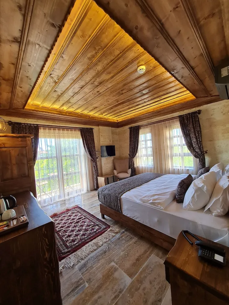 Deluxe Tek Büyük veya İki Ayrı Yataklı Oda