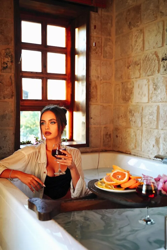 Premium Tek Büyük Yataklı Oda