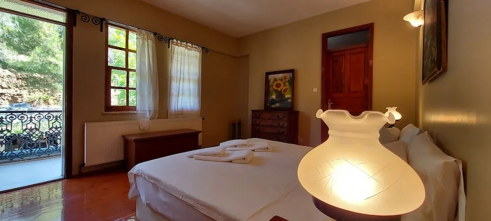 Comfort Tek Büyük veya İki Ayrı Yataklı Oda